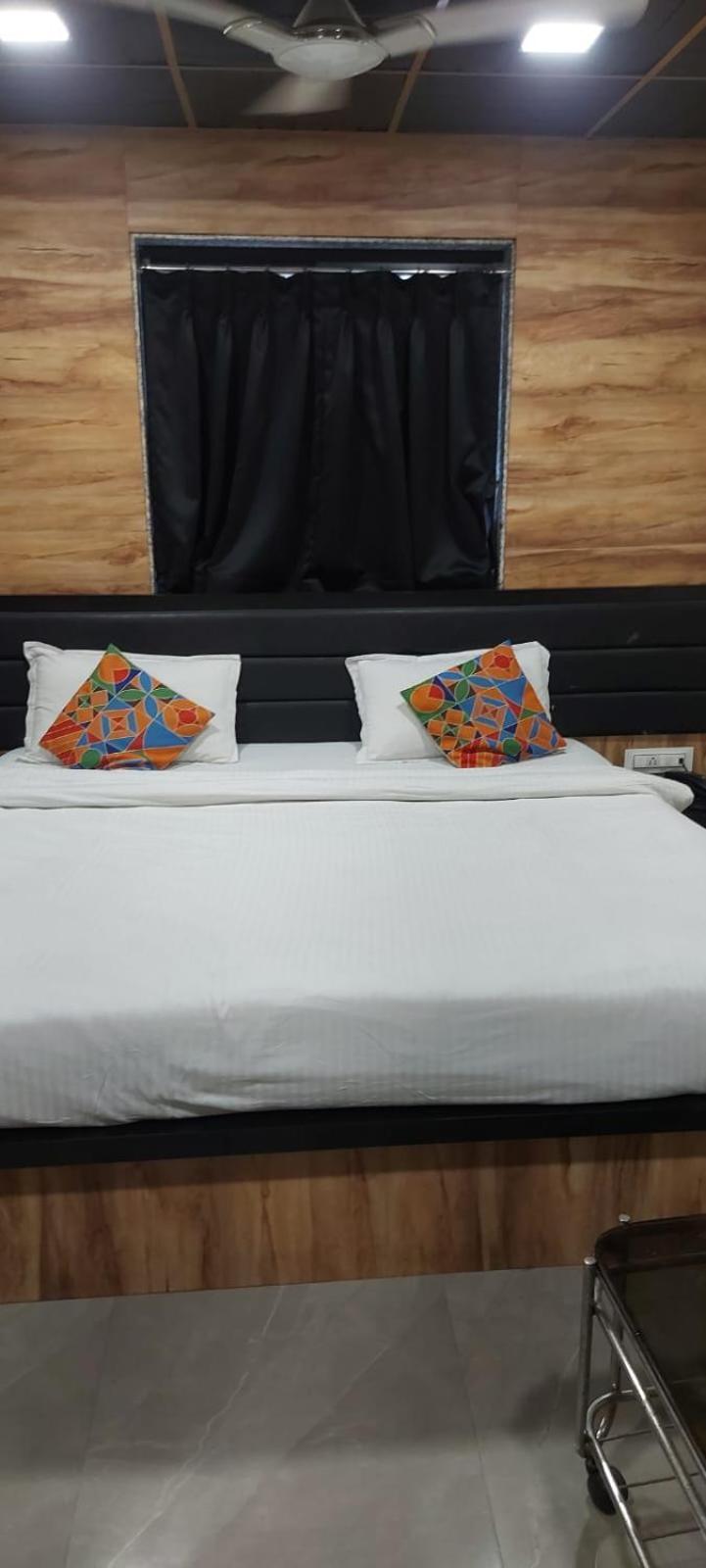 Glitz Hotels Sai Guest House - Nr Inorbit Mall Vashi Navi Mumbai Ngoại thất bức ảnh