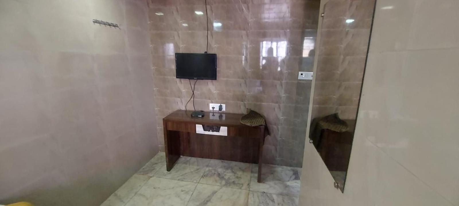 Glitz Hotels Sai Guest House - Nr Inorbit Mall Vashi Navi Mumbai Ngoại thất bức ảnh